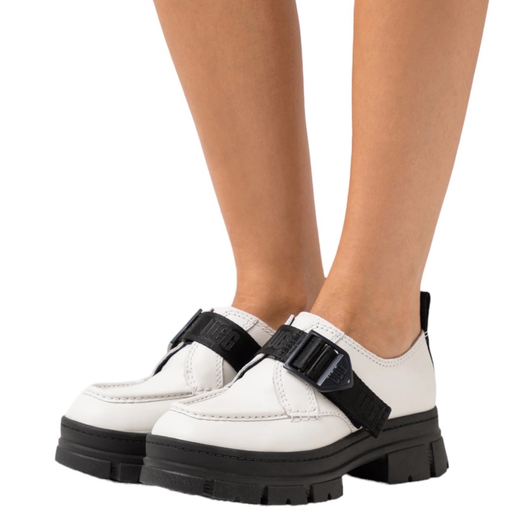 UGG Ashton Shoe